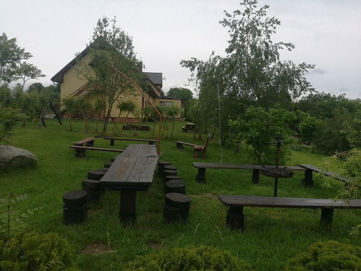 Dom Wczasowy Pieciu Pomostow I Domki Letniskowe Чаплинек Экстерьер фото